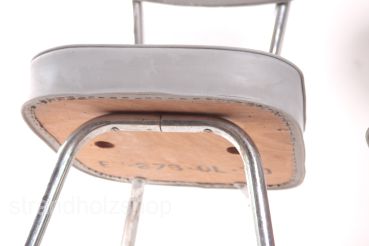 2 chaises vintage en acier tubulaire avec rembourrage à ressort
