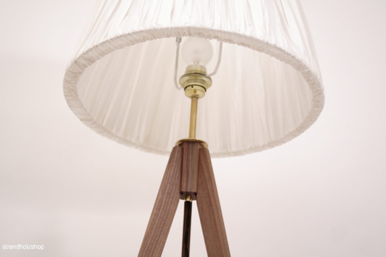 Triple lamp detail1