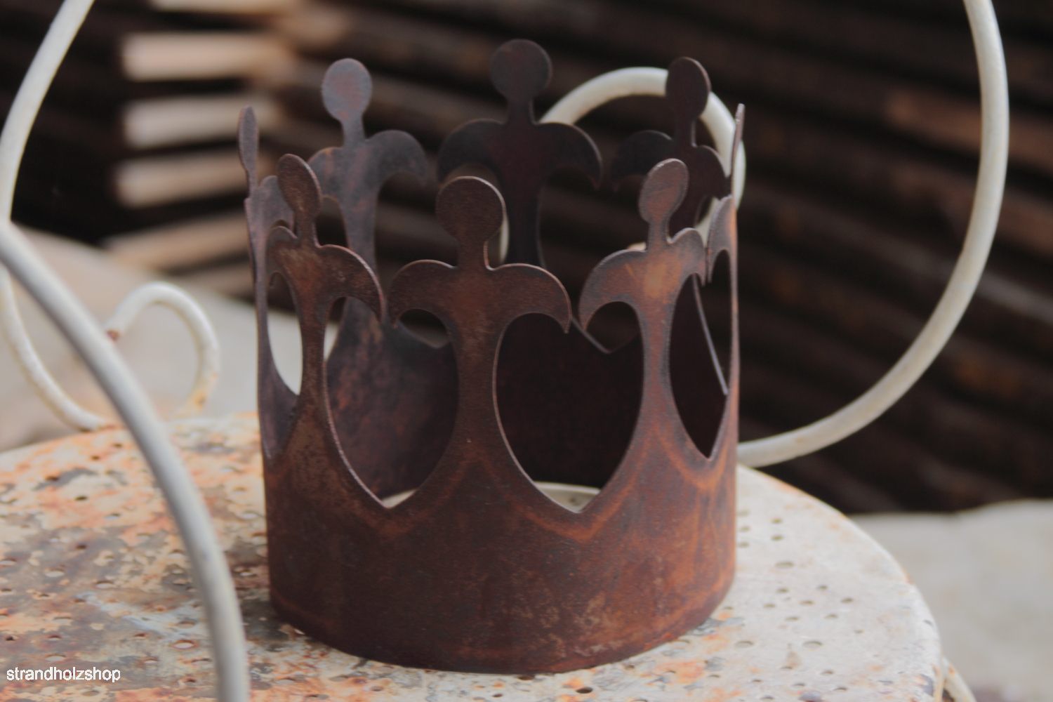 Pretty crown in rust design garden decoration